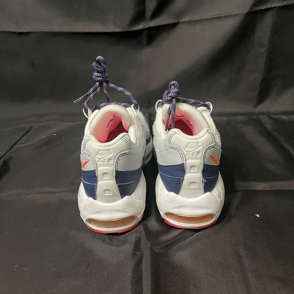 Women’s Nike Air Max 95 - Picture 3 of 5